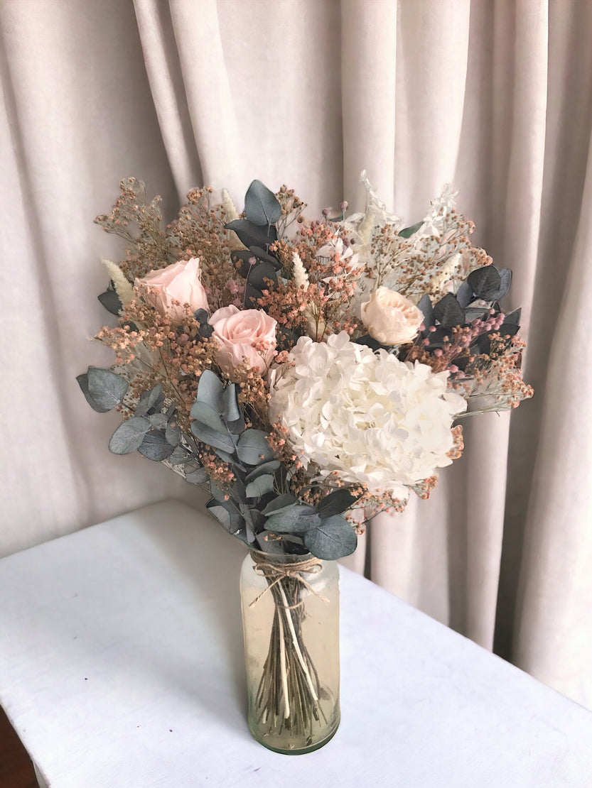 Grand bouquet de fleurs séchées et stabilisées avec roses, hortensia, gypsophile, eucalyptus - Bouquet Gloria