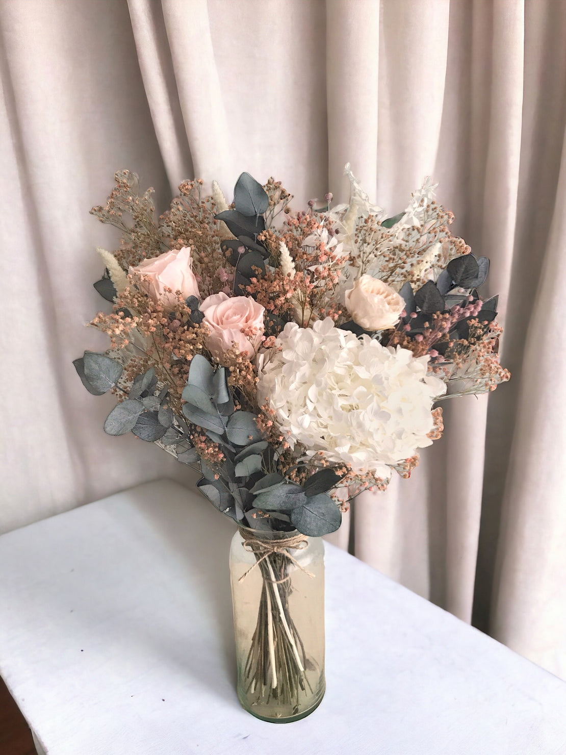 Grand bouquet de fleurs séchées et stabilisées avec roses, hortensia, gypsophile, eucalyptus - Bouquet Gloria