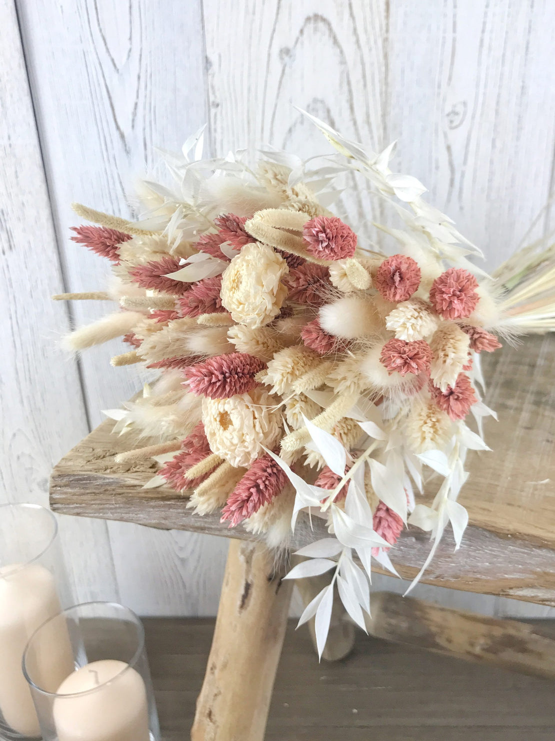 Bouquet de fleurs stabilisées avec petit dahlias - Bouquet