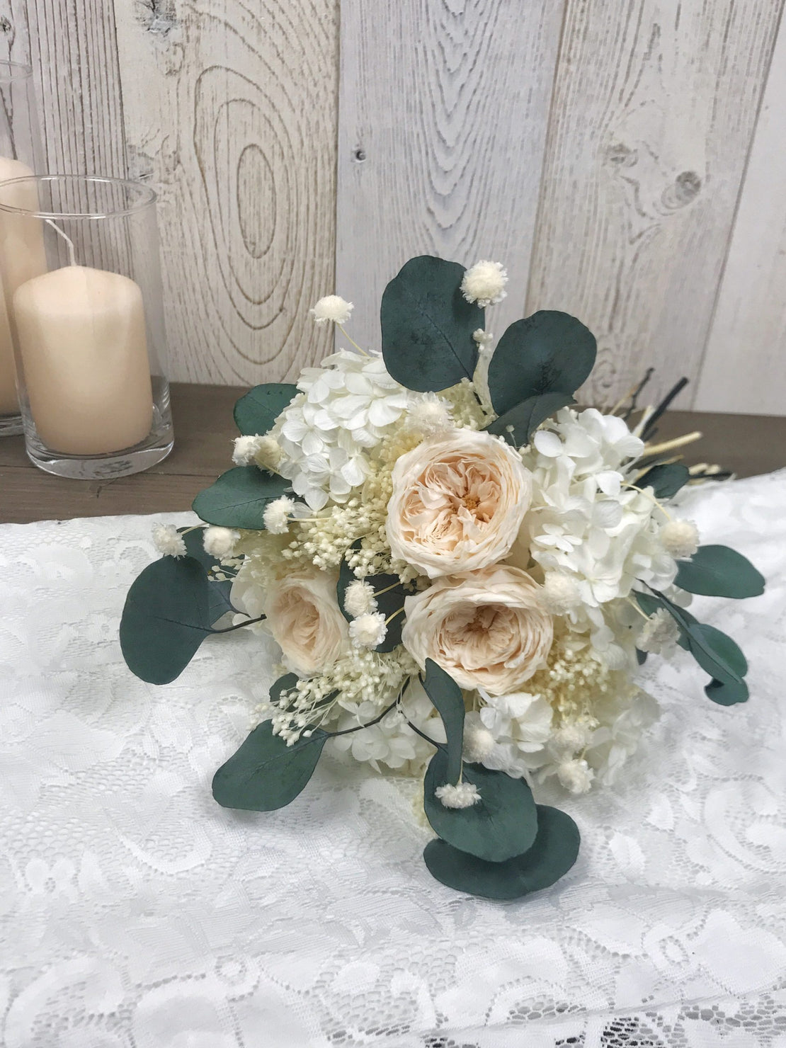 Bouquet avec roses anglaises éternelles et hortensia stabilisée - Bouquet “Nadia”