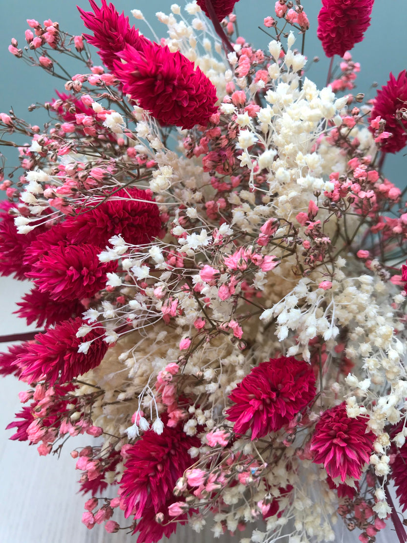 Bouquet de fleurs séchées avec gypsophile rose et phalaris fuchsia - Bouquet « Sansa »
