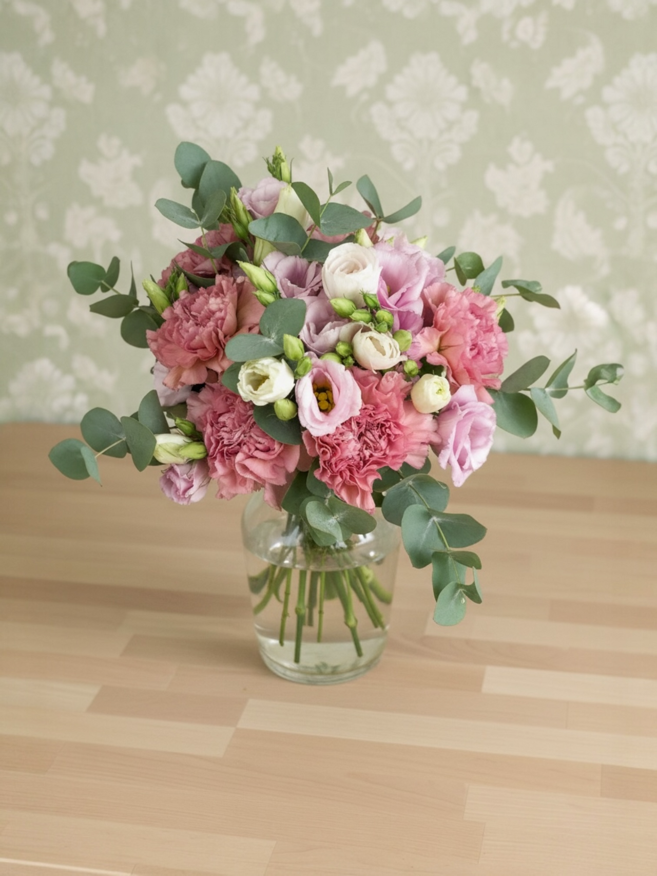 Bouquet of pink flowers - Bouquet 