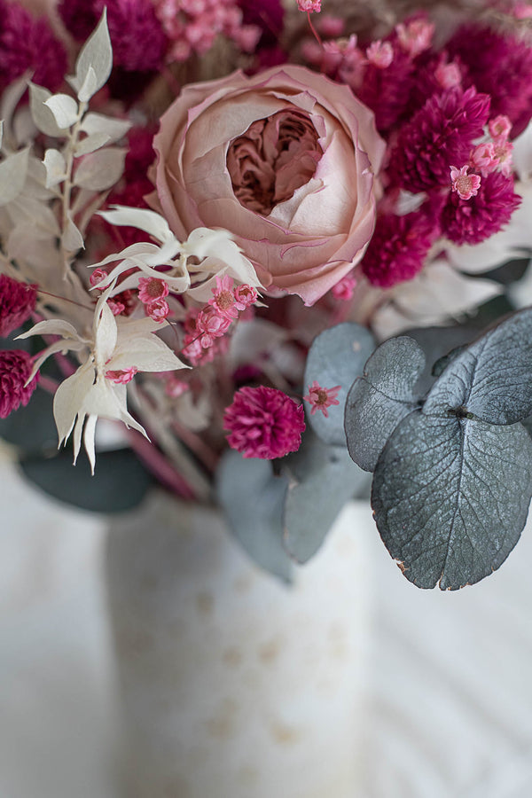 Bouquet de fleurs séchées et stabilisées, avec roses anglaises éternelles rose et eucalyptus - Bouquet "Moira"