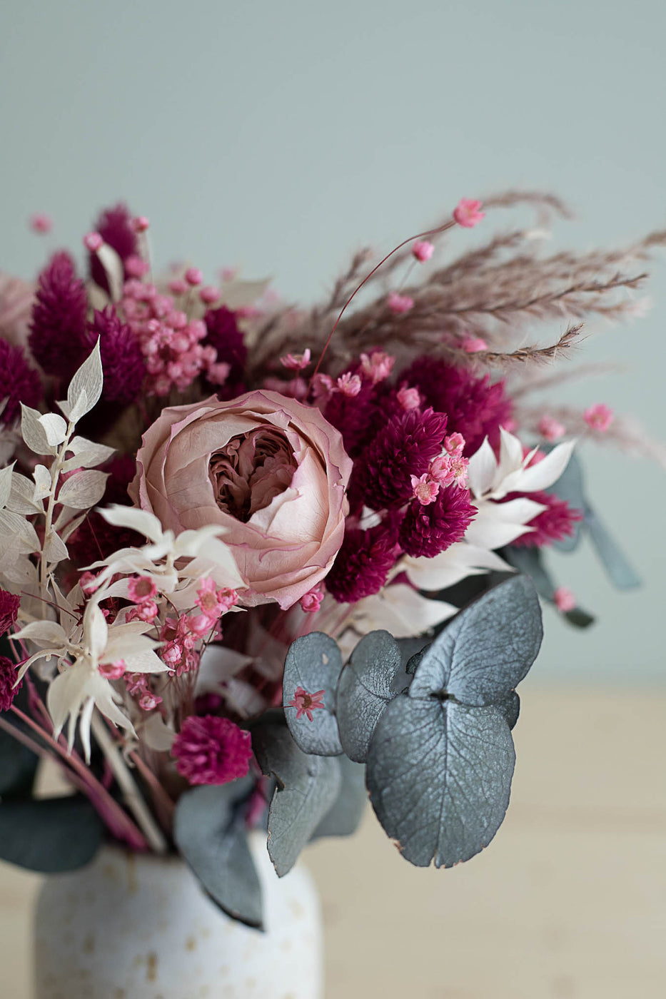 Bouquet of dried and stabilized flowers, with eternal pink English roses and eucalyptus - Bouquet 