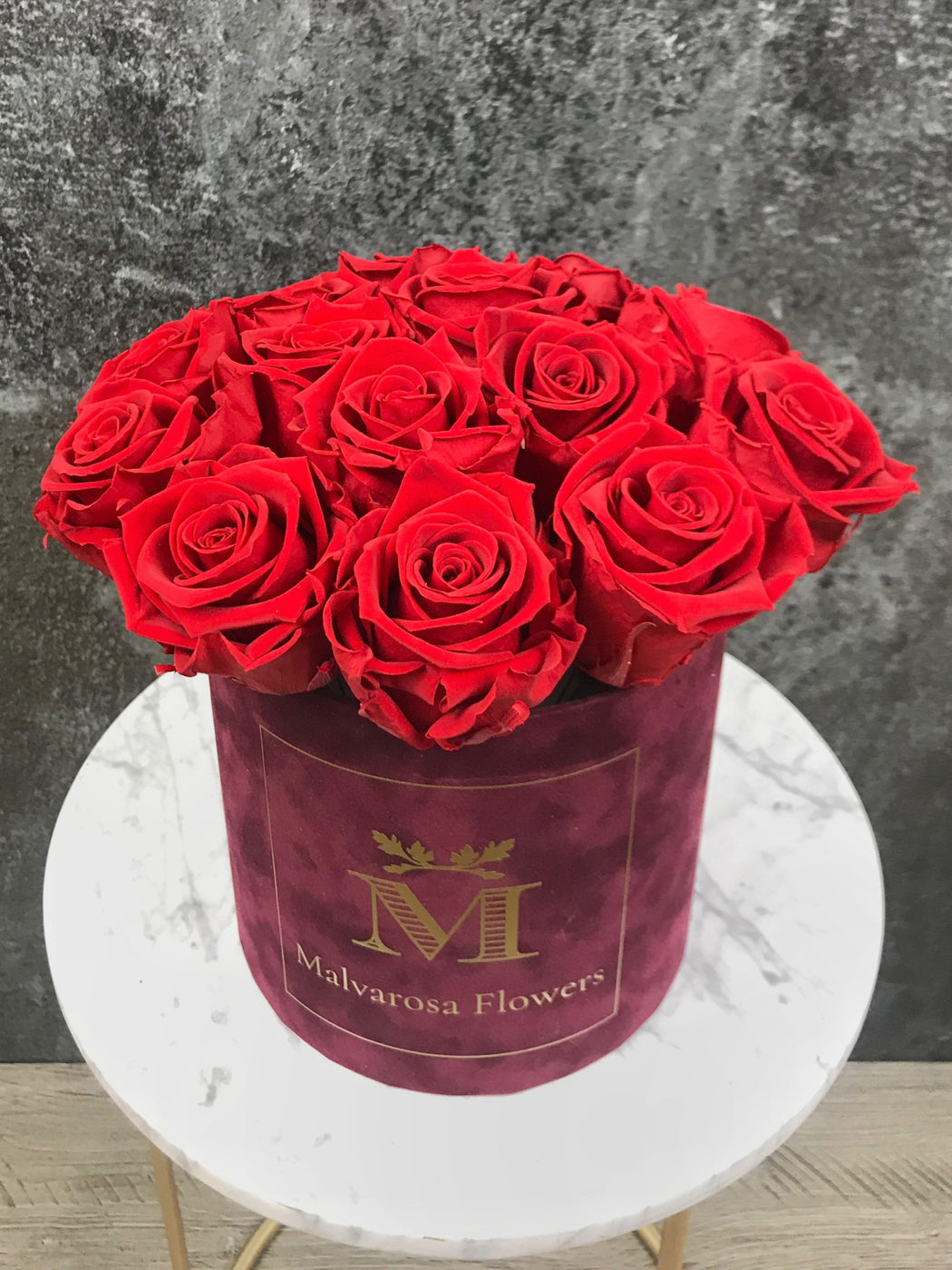 Flower box with red eternal roses - Luxury bouquet in burgundy velvet box