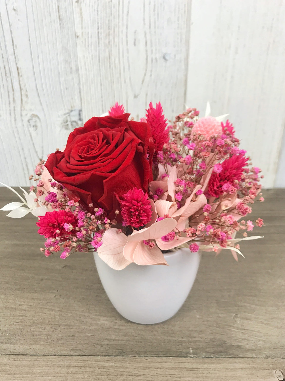 Fleurs séchées en vase avec rose éternelle rouge - Petit bouquet 
