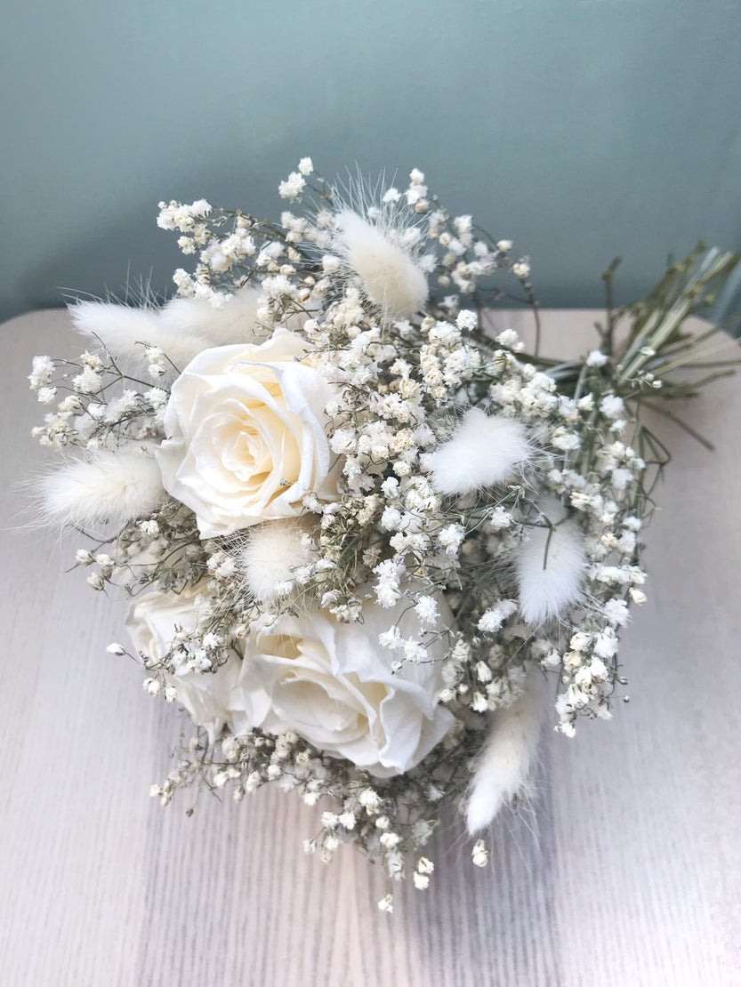Bouquet fleurs stabilisées avec roses champagne et gypsophile - Bouquet « Belle »