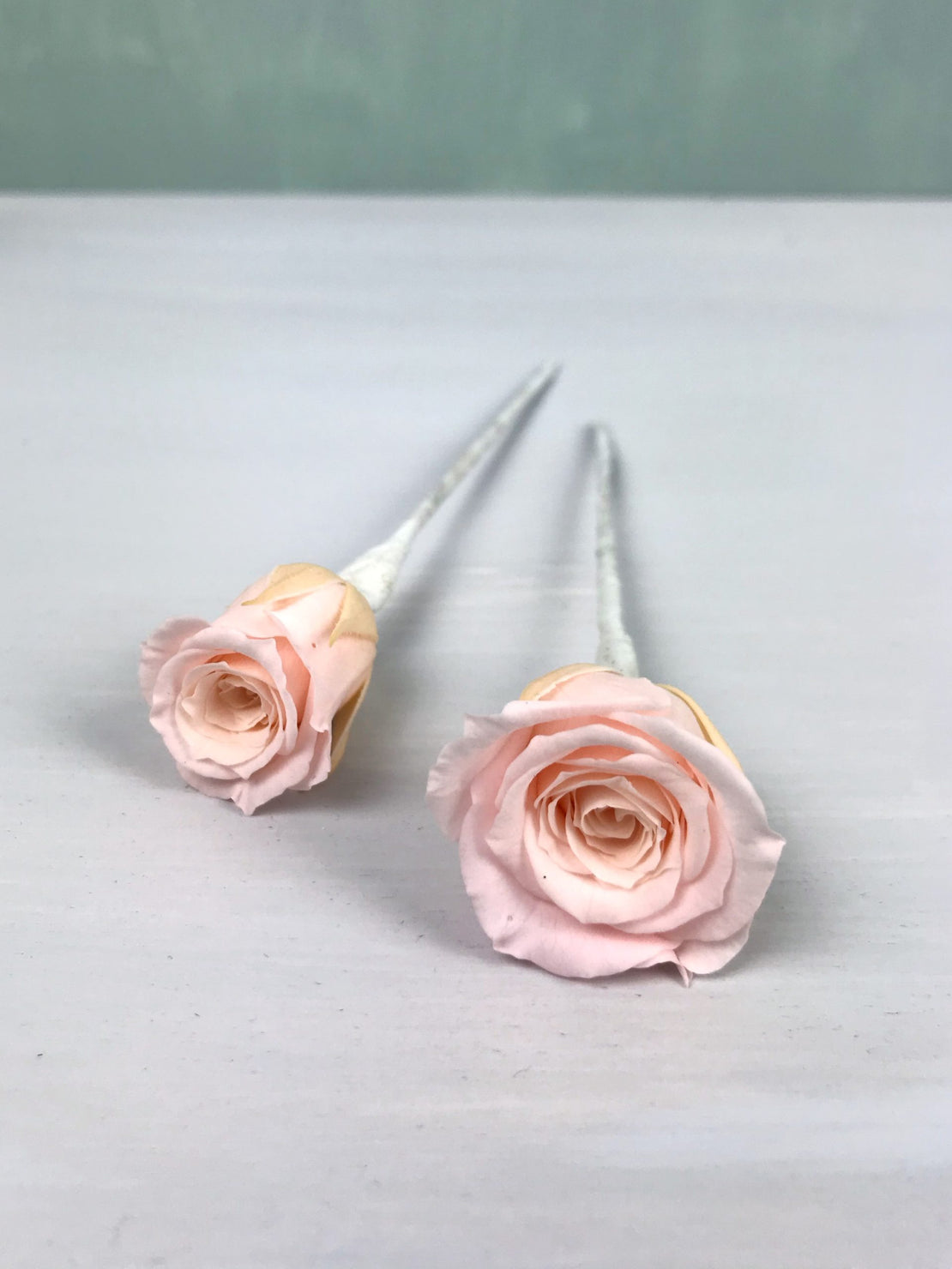 Deux pics petit rose stabilisée décoration de cheveux mariage
