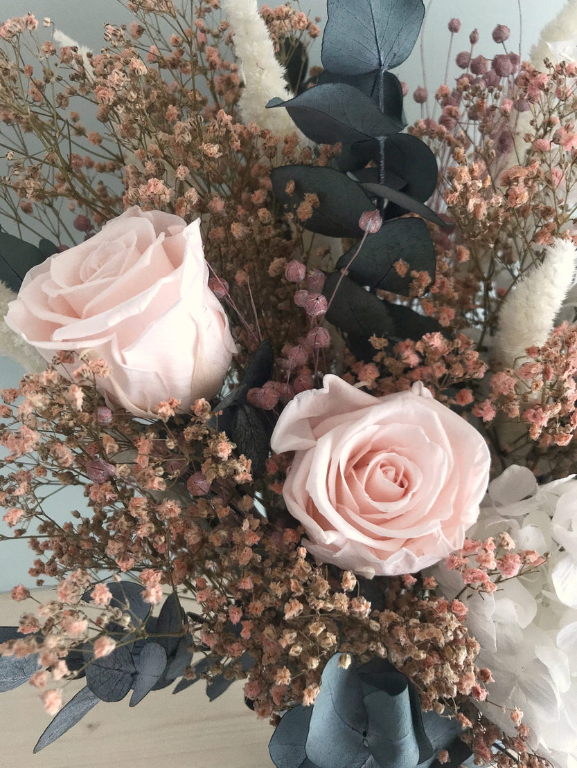 Grand bouquet de fleurs séchées et stabilisées avec roses, hortensia, gypsophile, eucalyptus - Bouquet Gloria