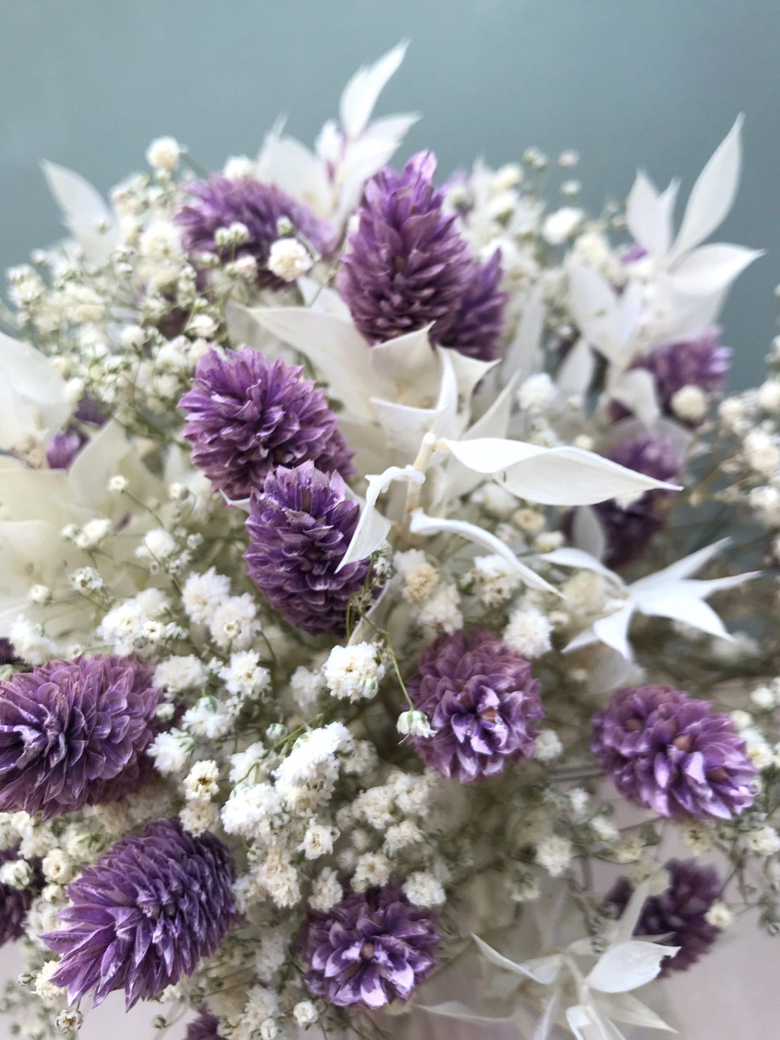 Bouquet de fleurs séchées avec gypsophile blanche et phalaris violet - Bouquet “Mia”